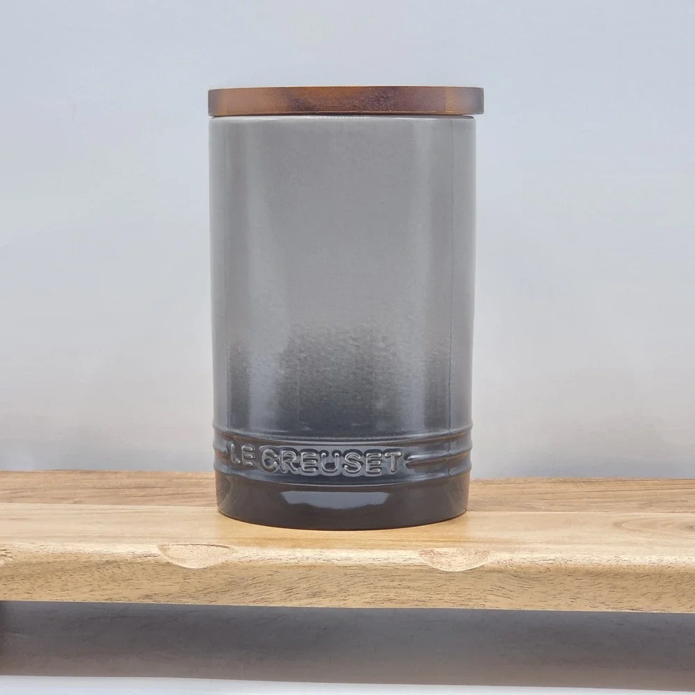 Le Creuset Flint 26oz Stoneware Canister with Wooden Lid New Factory Second